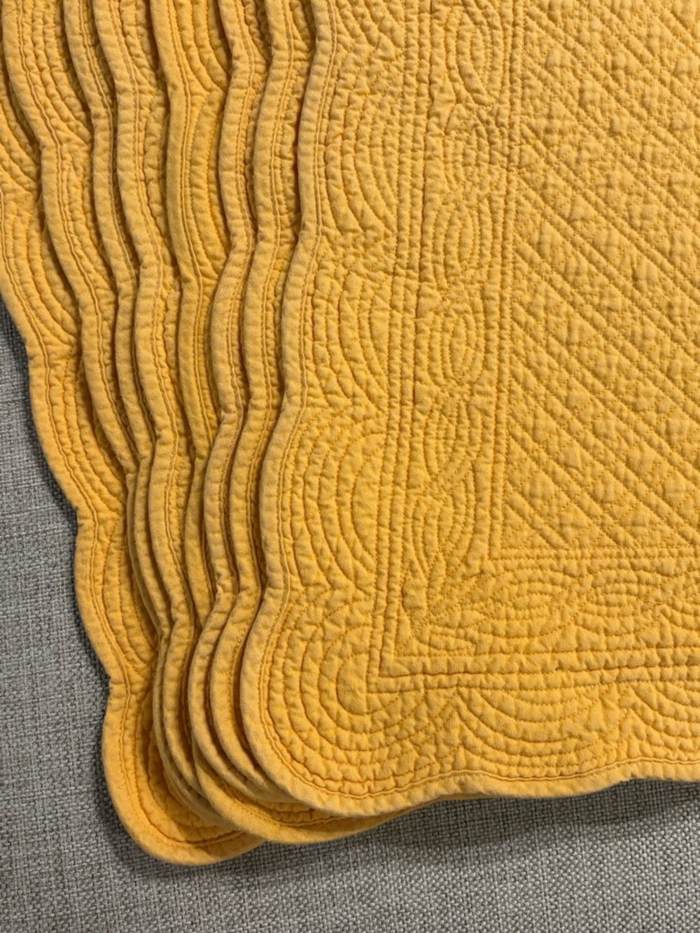 Amelie Michel Quilted Placemats Set of 8 Sunny Mustard Yellow Scalloped Cotton